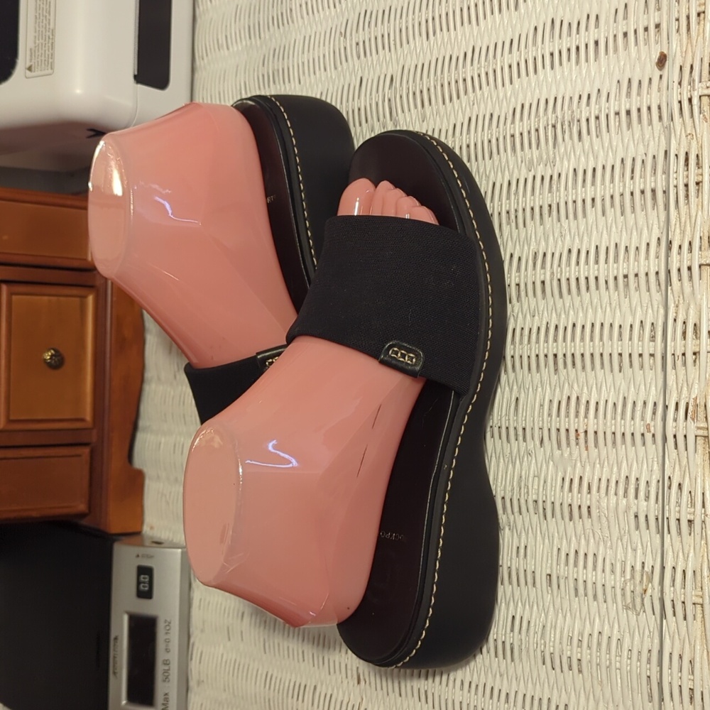 Women's Black Slide Sandals with Platform Sole